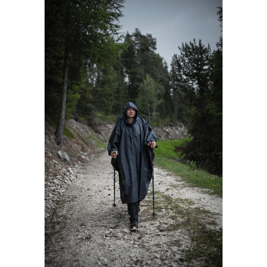 Hiking Rain Poncho - FORCLAZ MT 100 - 30 L - BLUE