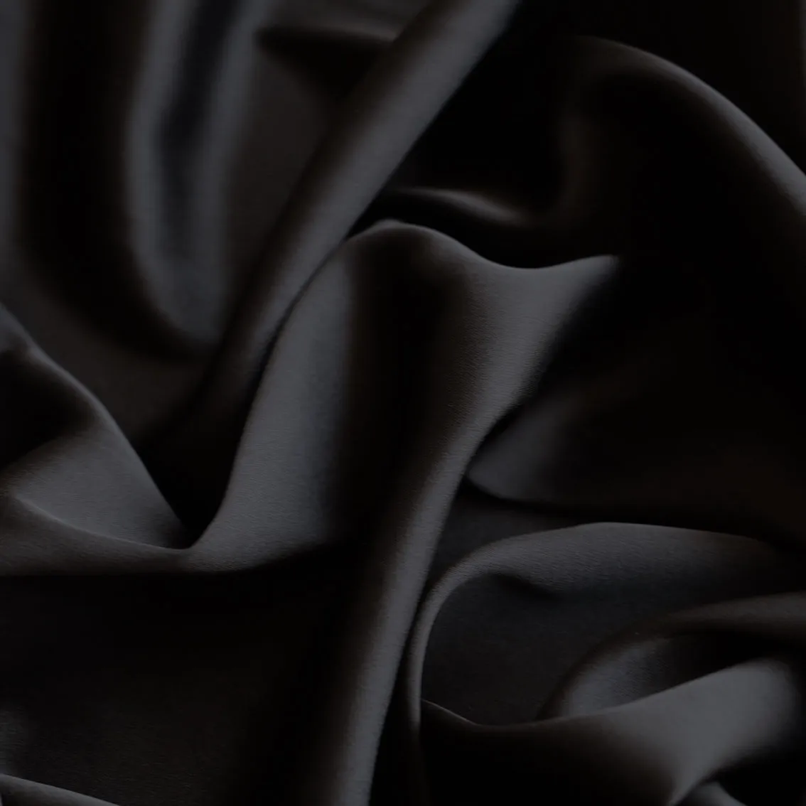 Perla Black Stretch Lining